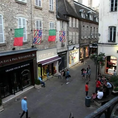 Le Carnot アパート